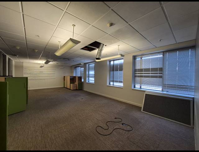 1,295M² OFFICE TO LET IN SANDTON CENTRAL
